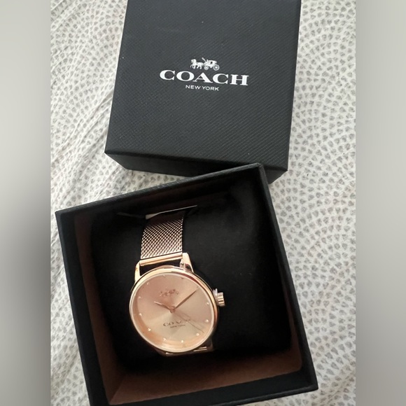 COACH rose gold watch BRAND NEW WITH TAGS!! - Picture 4 of 5
